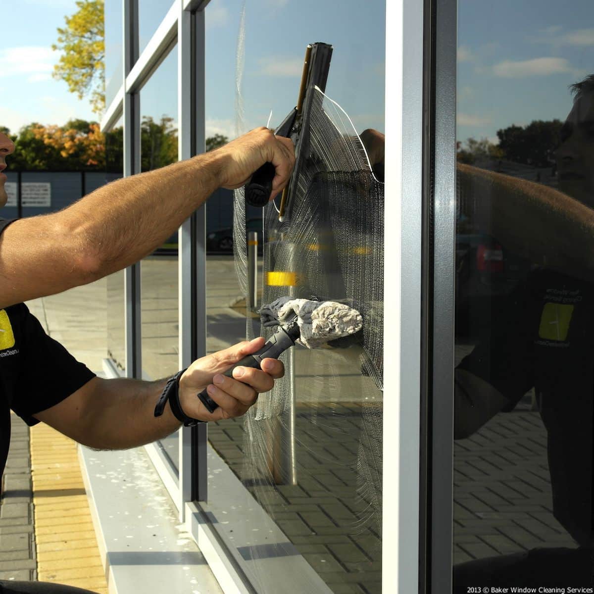 Gebäudereinigung_Unterhaltsreinigung_Fensterreinigung_Sanitäranlagenreinigung_Autoreinigung_Fertigbaureinigung-Bauendreinigung_Entrümpelung_Umzug_Montage_ Kleinreparaturen